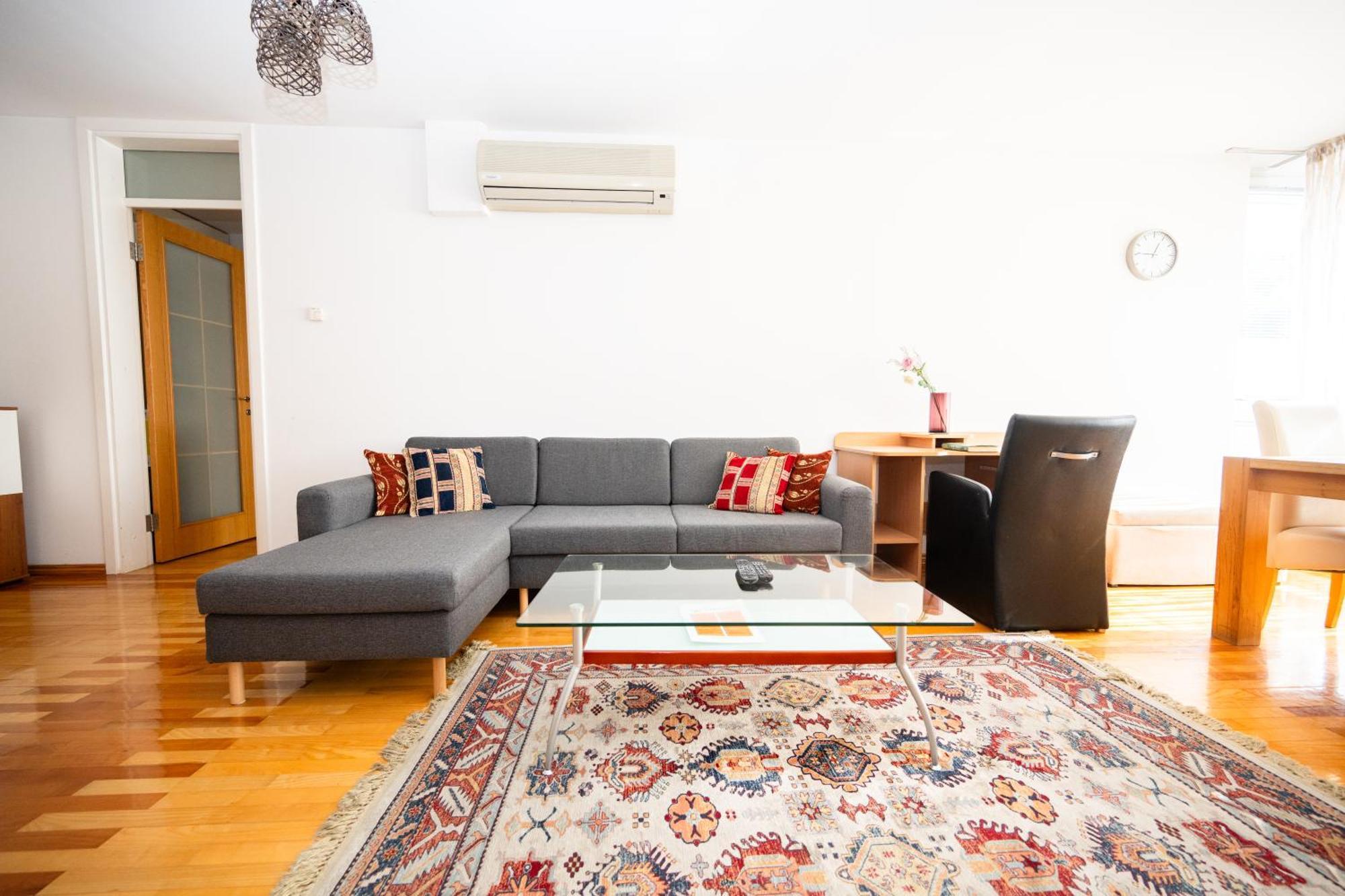 Modern 2Bdr Apartment In The Center- Free Parking SJJ Exterior photo